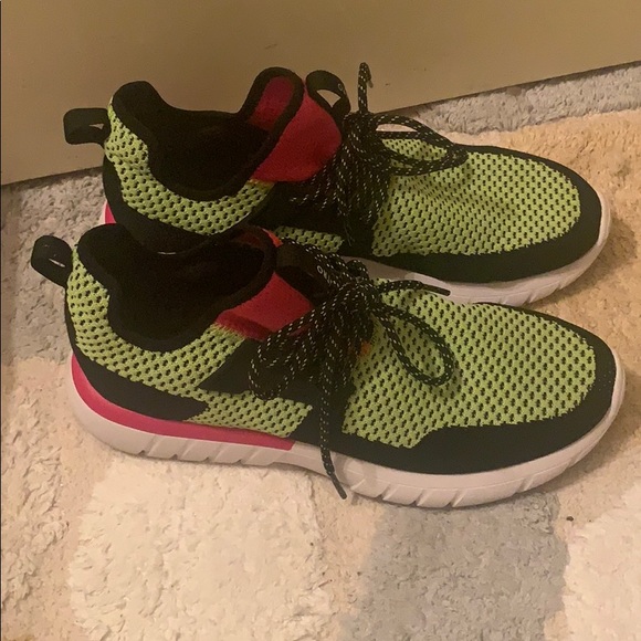 *SOLD* Unisex Cu4tro Bolt Shoes - Picture 3 of 7